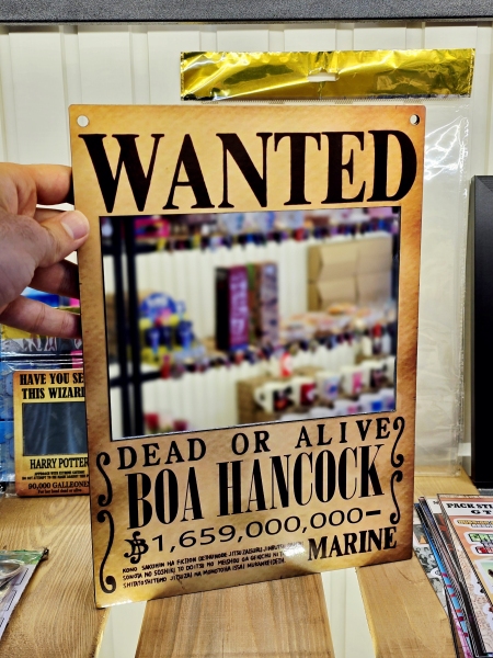 آینه فانتزی چوبی طرح wanted بزرگ