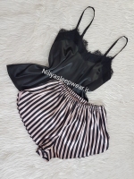 تاپ و شلوارک طرحدار با تور مژه مشکی