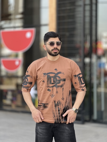 تیشرت پنبه تمام چاپ DG قهوه ای