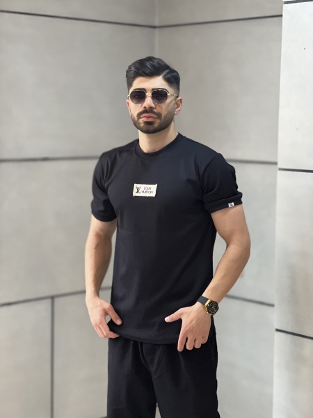 تیشرت بیسکوییتی سینه گلدوزی LV مشکی
